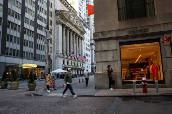 美国、英国、日本长期国债同时遭抛售！美国30年期国债收益率冲上5%，日本花547亿美元保日元汇率，经济学家提示股市风险