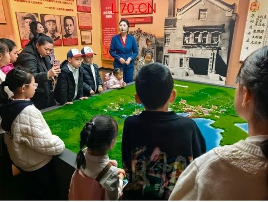 长春市图书馆关工委举办“研‘图’有趣·阅城记”红色寻访之旅