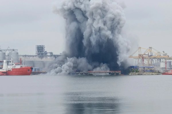 外媒：乌军一艘无人艇在罗马尼亚港口附近爆炸